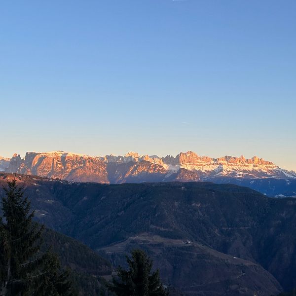 Where mountains meet 💚 #SaltusHotel